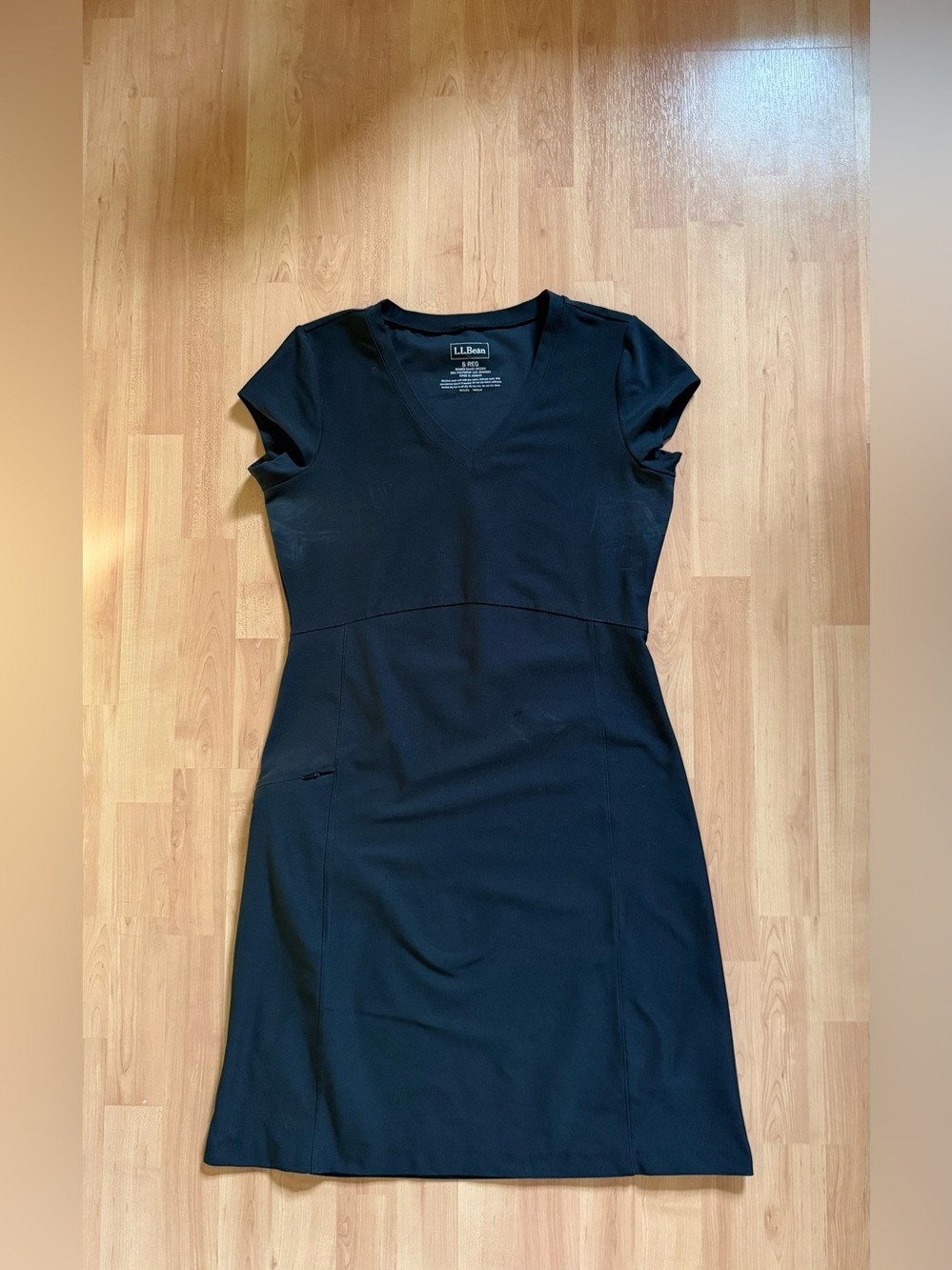 L.L. Bean Black V-Neck Short Sleeve Sheath Dress